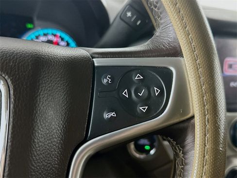 Used 2017 GMC Yukon SLT image 26