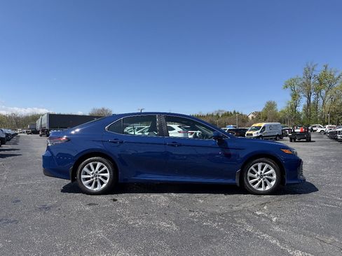 Used 2023 Toyota Camry LE AWD/4WD image 8