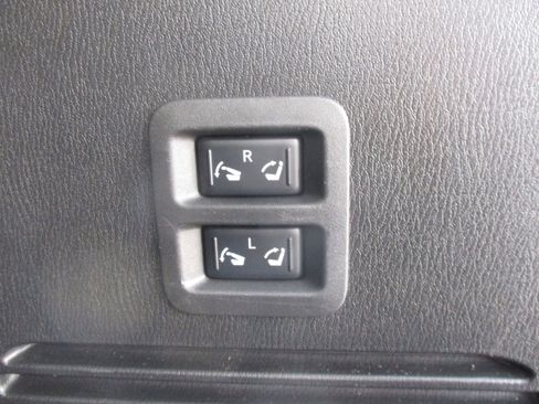 Used 2020 Nissan Armada SL w/ Premium Package image 41