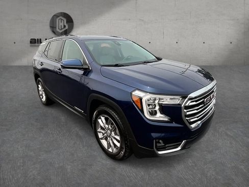 Used 2022 GMC Terrain SLT w/ Infotainment Package II FWD image 4