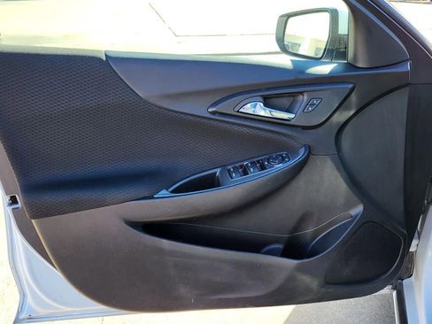 Used 2024 Chevrolet Malibu LT image 19