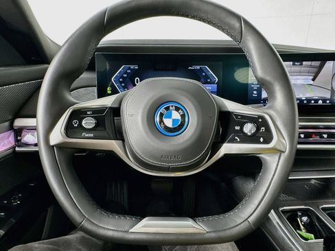 Used 2023 BMW i7 xDrive60 AWD/4WD image 43