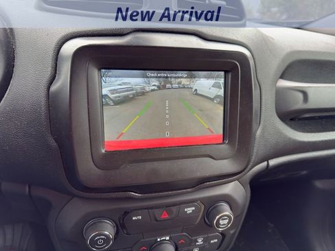 Used 2019 Jeep Renegade Latitude image 12