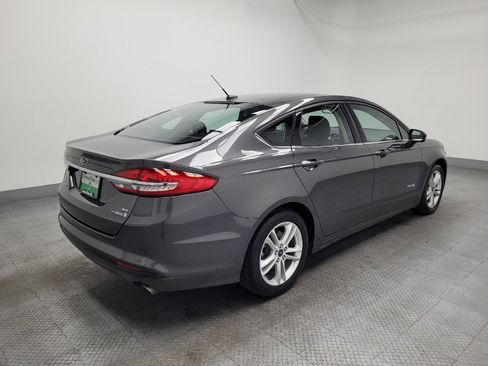 Used 2018 Ford Fusion SE image 10