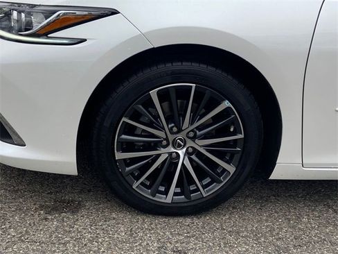 Used 2023 Lexus ES 350 w/ Premium Package image 9