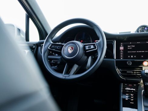 Certified 2025 Porsche Macan image 26