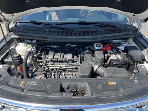 Used 2019 Ford Explorer XLT w/ Equipment Group 202A AWD/4WD image 55