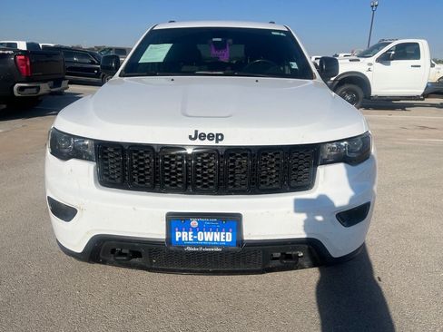 Used 2019 Jeep Grand Cherokee Laredo RWD image 8