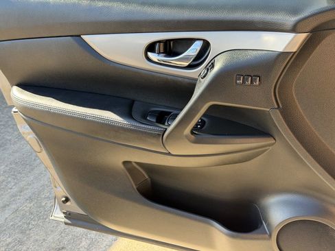 Used 2020 Nissan Rogue Sport SV w/ Technology Package FWD image 26