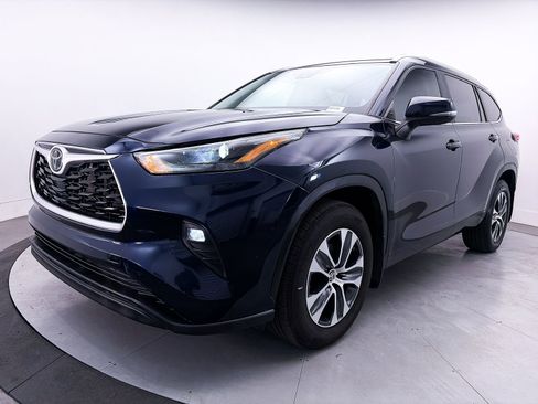 Used 2023 Toyota Highlander XLE FWD image 7