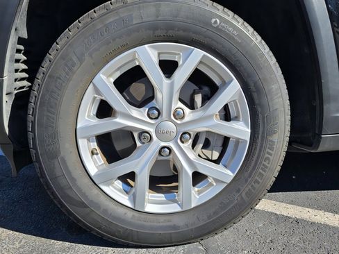 Used 2023 Jeep Grand Cherokee Limited w/ Trailer Tow Prep Group (B) image 28