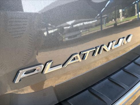 Used 2022 Ford Explorer Platinum w/ Equipment Group 601A AWD/4WD image 10