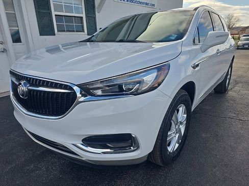 Used 2020 Buick Enclave Essence w/ Sound and Sites Package image 3