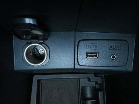 Used 2015 Subaru Forester 2.5i Premium w/ All-Weather Package image 22