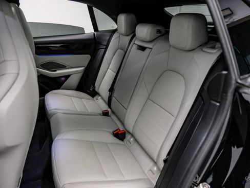 Used 2025 Porsche Macan 4 Electric AWD/4WD image 80