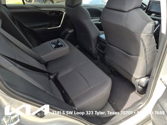 Used 2019 Toyota RAV4 LE FWD image 14