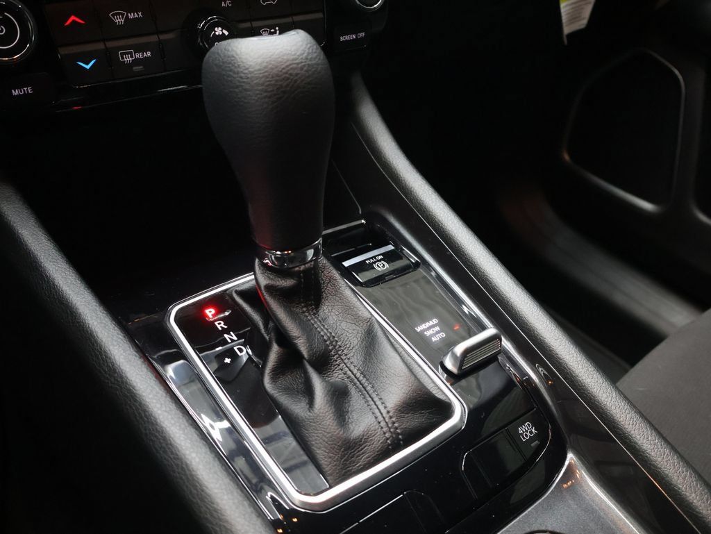 Used 2025 Jeep Compass Sport AWD/4WD image 25