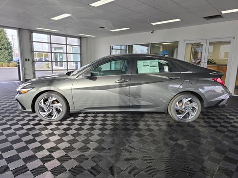 New 2026 Hyundai Elantra Limited image 8