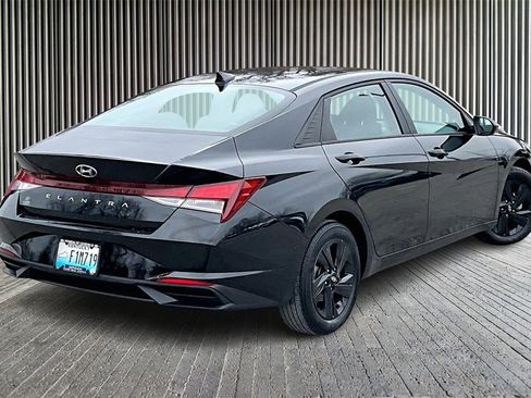 Used 2023 Hyundai Elantra SEL image 12