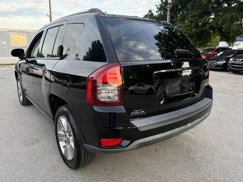 Used 2014 Jeep Compass Latitude FWD image 4