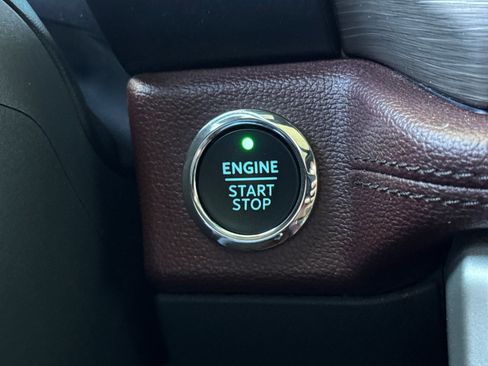 Used 2024 Ford Expedition Limited image 36