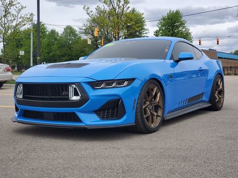Used 2025 Ford Mustang GT Premium w/ GT Performance Package RWD image 2