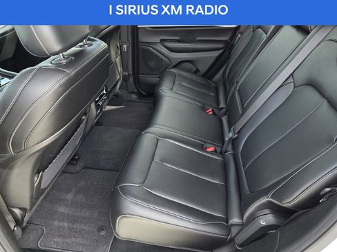 Used 2025 Jeep Grand Cherokee Limited image 16