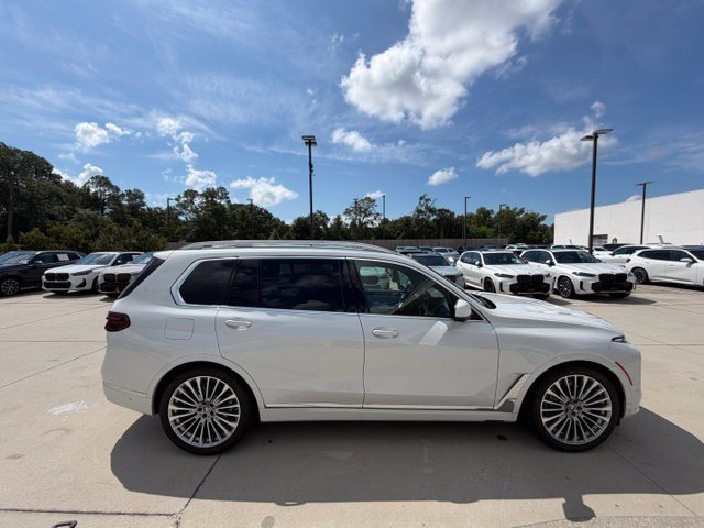 Used 2026 BMW X7 xDrive40i AWD/4WD image 5