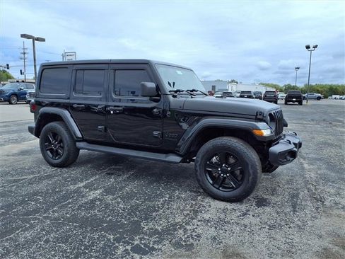 Used 2021 Jeep Wrangler Unlimited Sahara image 4