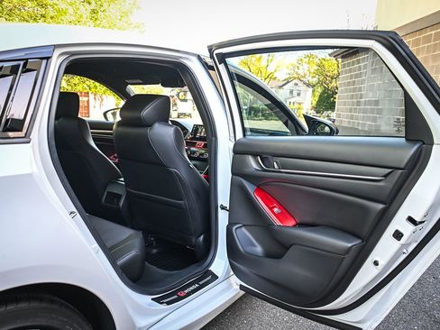 Used 2019 Honda Accord Sport image 15