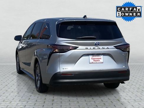 Certified 2025 Toyota Sienna LE image 6