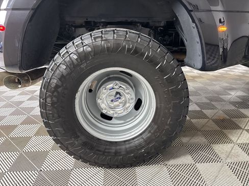 Used 2023 Ford F350 Lariat w/ Tow Technology Package image 27