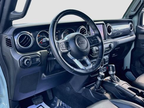 Used 2023 Jeep Wrangler Unlimited Sahara AWD/4WD image 9