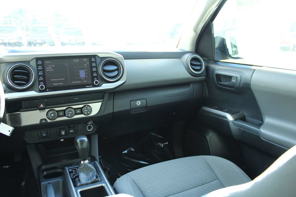 Used 2020 Toyota Tacoma SR5 RWD image 15