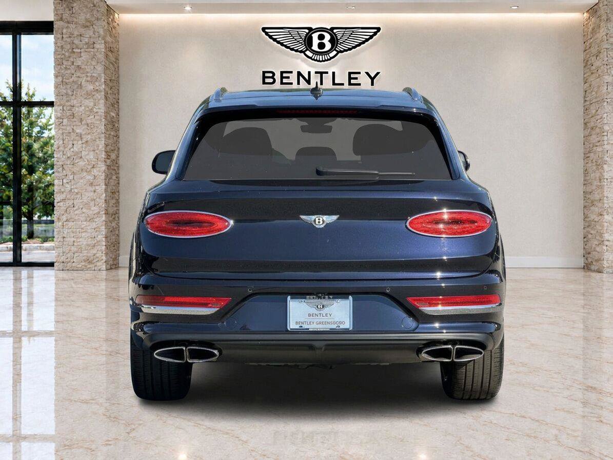 Used 2022 Bentley Bentayga AWD/4WD image 4