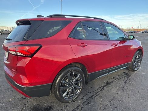 Used 2023 Chevrolet Equinox RS image 4