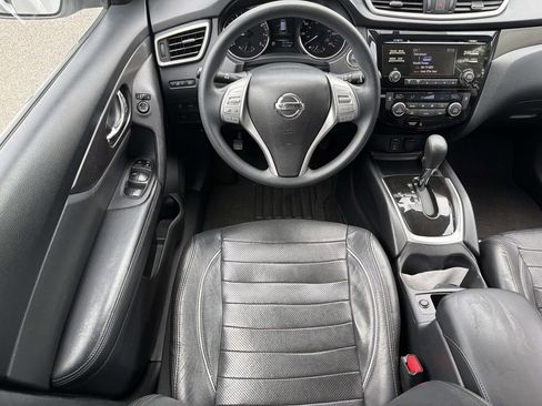 Used 2015 Nissan Rogue SV AWD/4WD image 16