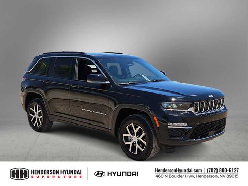 Used 2025 Jeep Grand Cherokee Limited w/ Luxury Tech Group II AWD/4WD image 2
