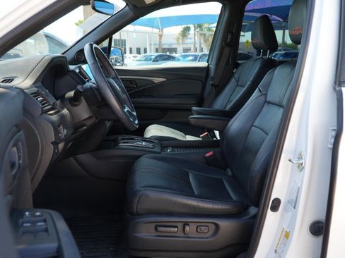 Used 2023 Honda Passport TrailSport image 16