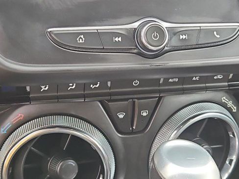 Used 2019 Chevrolet Camaro LT RWD image 17