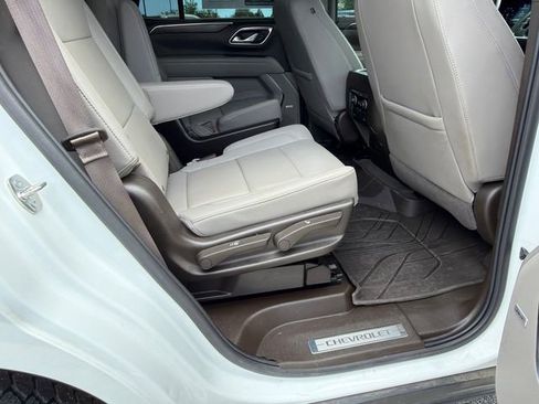Used 2024 Chevrolet Tahoe Z71 w/ Luxury Package AWD/4WD image 15