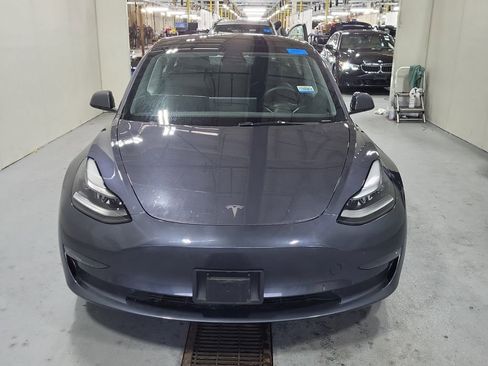 Used 2023 Tesla Model 3 Standard Range image 2