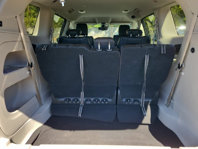 Used 2024 Chrysler Pacifica Touring-L FWD image 20