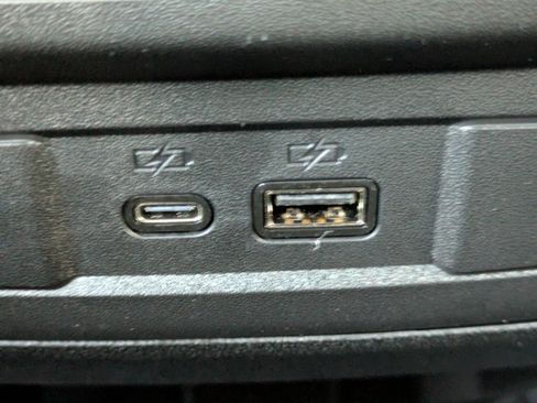 Used 2024 Chevrolet Colorado LT w/ LT Convenience Package III image 8