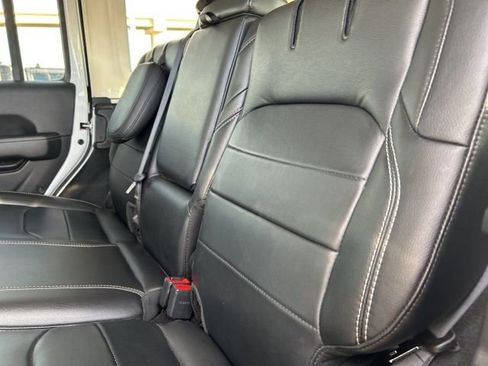 Used 2023 Jeep Wrangler Unlimited Sahara image 39