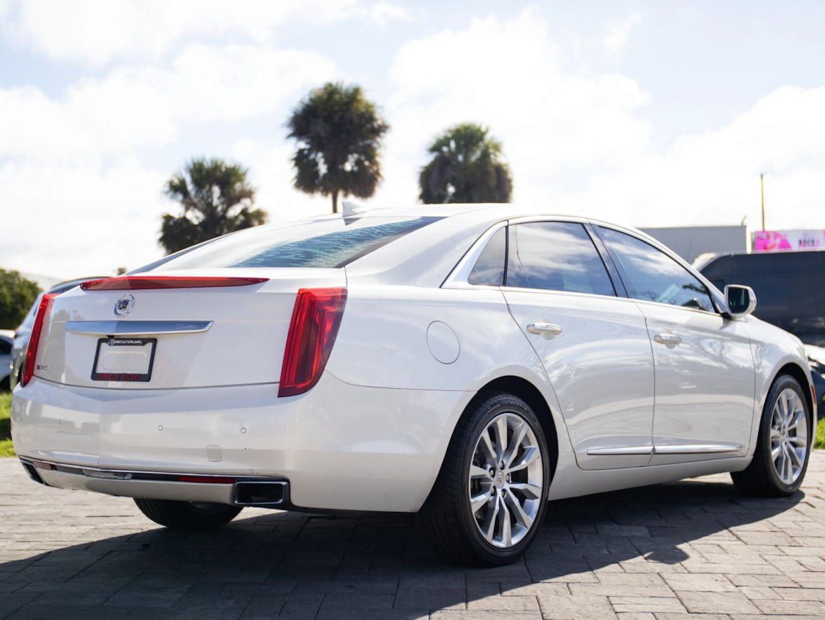 Used 2015 Cadillac XTS Luxury w/ Driver Awareness Package FWD image 16