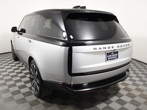 Used 2025 Land Rover Range Rover Long Wheelbase Autobiography image 4