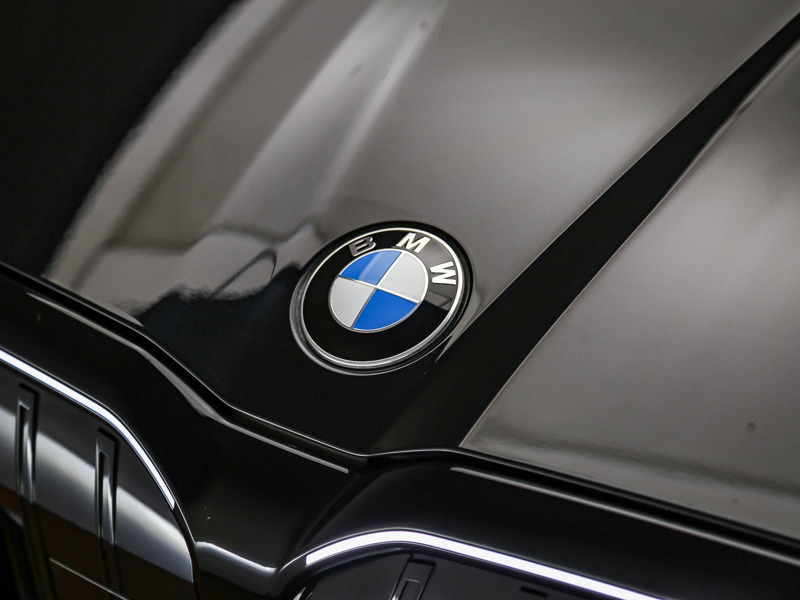 Used 2026 BMW 530i w/ M Sport Package RWD image 9