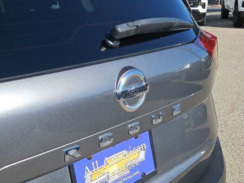 Used 2021 Nissan Rogue S FWD image 11