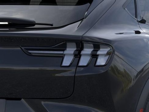 New 2026 Ford Mustang Mach-E Select RWD image 21